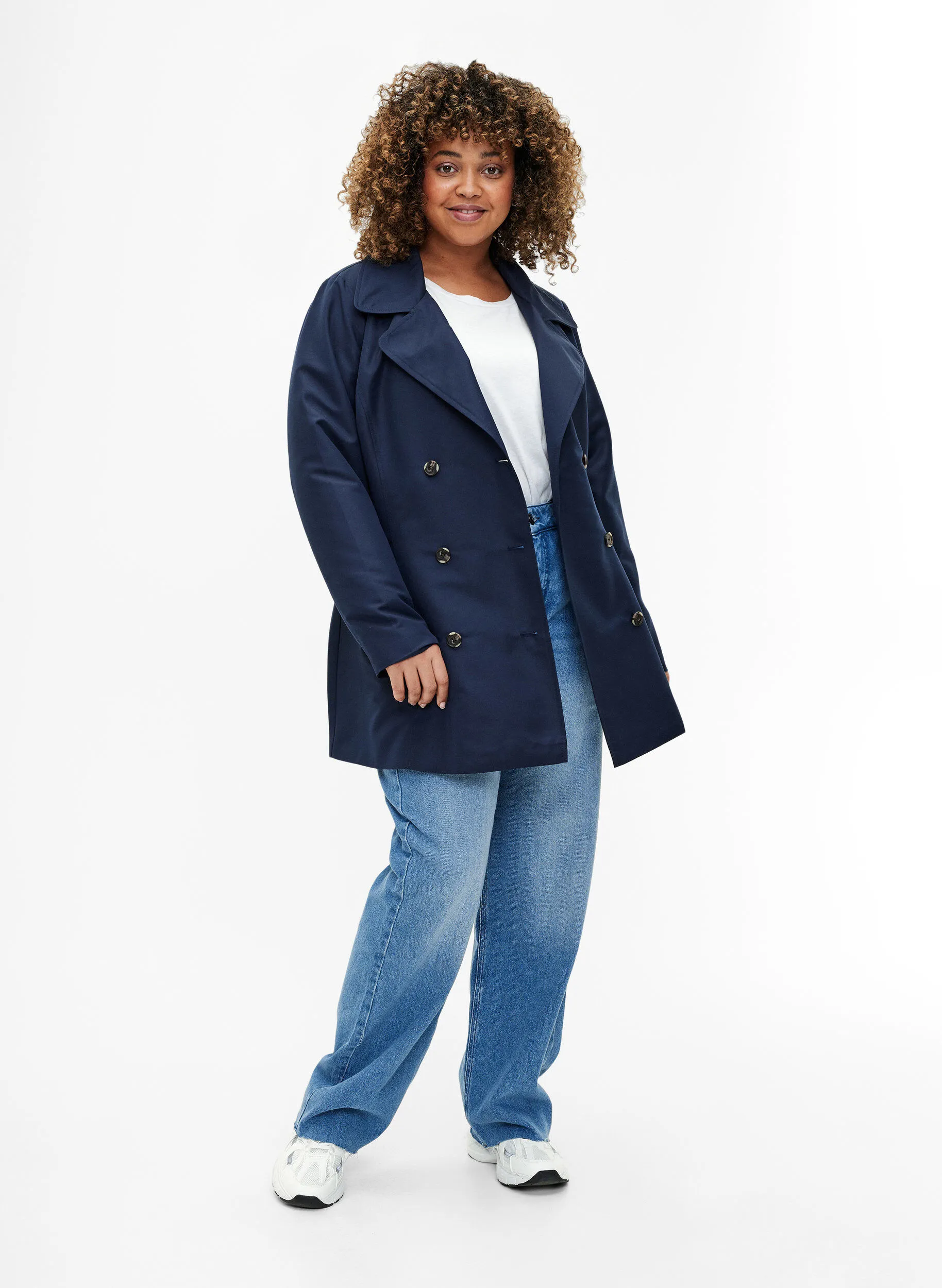 Kurzer Trenchcoat mit Gürtel